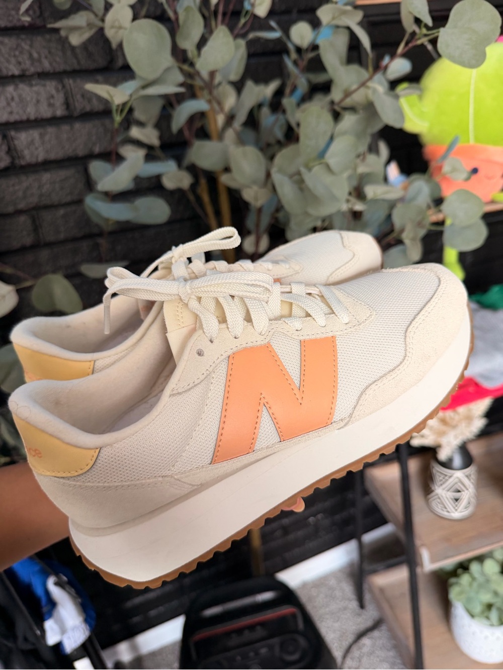 SOLD OUT New Balance Wmns 237 'Angora Hazy Peach' | Size 8 - Picture 4 of 7